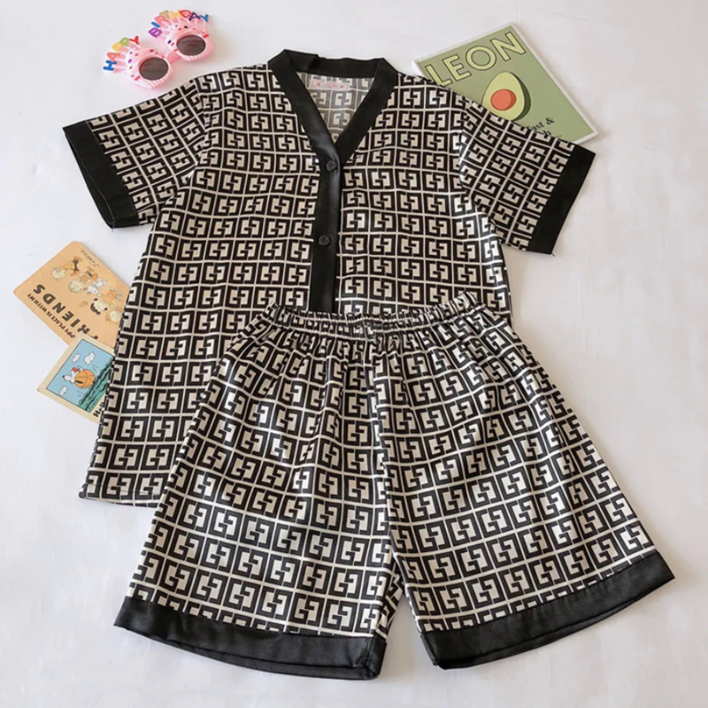 Pijama Feminino Golden Silk - Conjunto Shorts e Camisa Manga Curta em Seda Cetim Premium | Toque de Seda Super Confortável