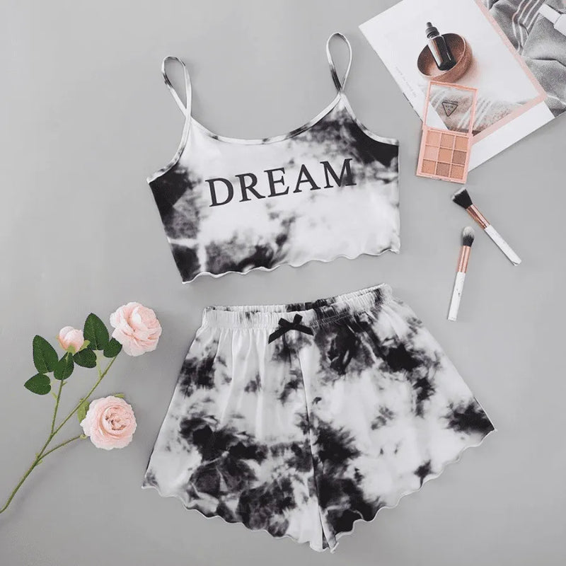 Pijama Feminino Dreams Tye Dye - Conjunto Top Cropped e Shorts Fresquinho LooseFit | Tecido Super Macio e Confortável