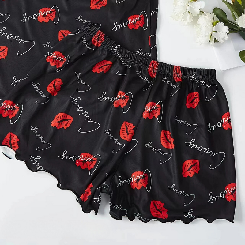 Pijama Feminino Kisses - Conjunto Top Cropped e Shorts Fresquinho LooseFit | Tecido Super Macio e Confortável