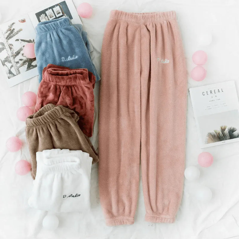 Pijama Feminino Warm Haven - Conjunto Com Calça e Camisa Longa Peluciado ou Calça Lisa | Tecido Macio, Confortável e Quentinho