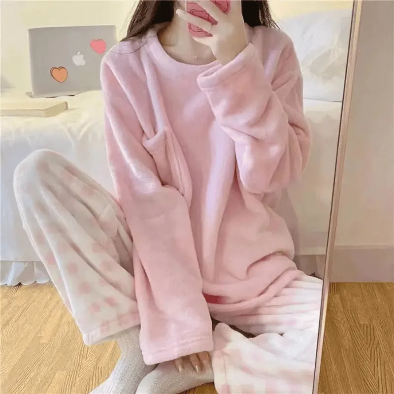 Pijama Feminino Peluciado Winter Love - Conjunto Com Calça e Moletom De pelúcia Plush | Quentinho, Macio e Super Confortável